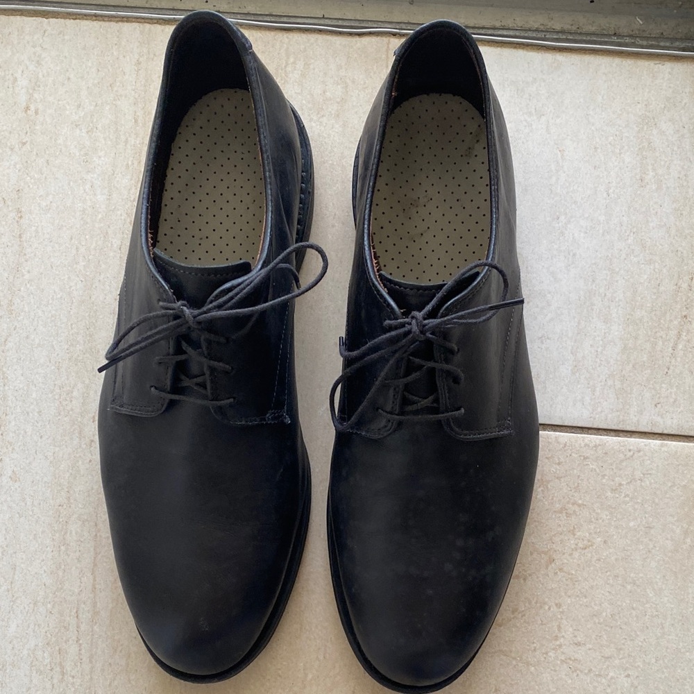 Allen Edmonds Black Leather Plain-Toe Derby Shoes